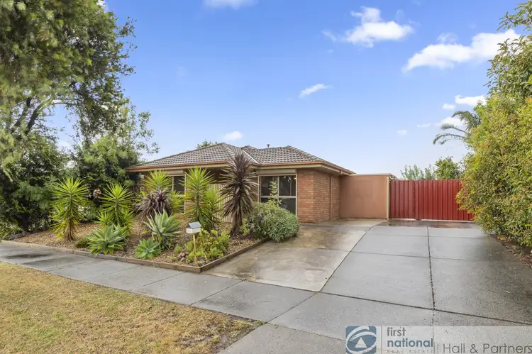 44 Frances Crescent, Cranbourne North VIC 3977