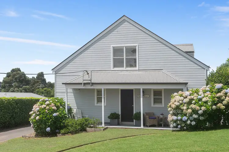 25 Main Street, Robertson NSW 2577