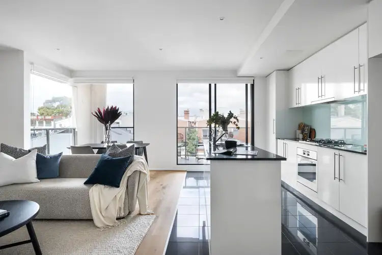208/2a Montrose Place, Hawthorn East VIC 3123