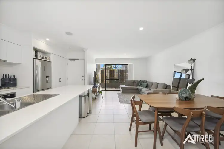 2/1 Glenariff Boulevard, Canning Vale WA 6155