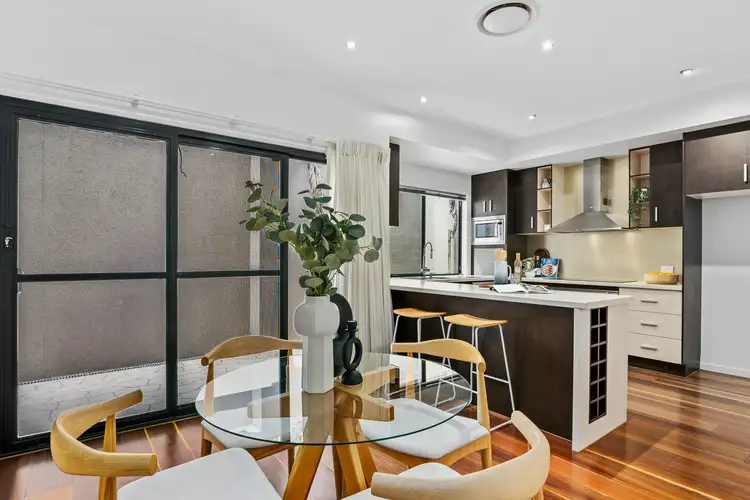 2/31 Marian Street, Coorparoo QLD 4151