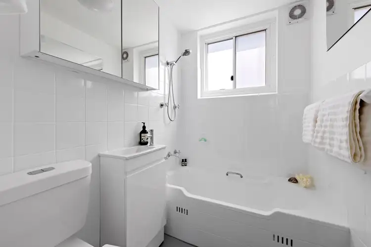 Fifth view of Homely apartment listing, 2/85 Dee Why Parade, Dee Why NSW 2099