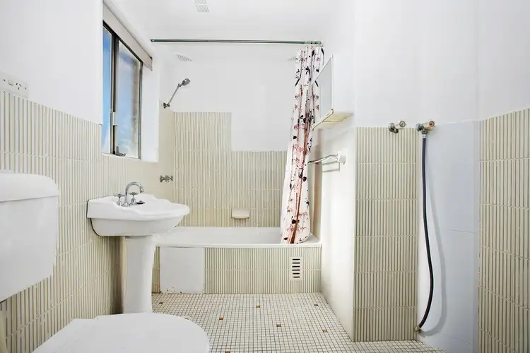 Third view of Homely apartment listing, 8/104 Crown Road, Queenscliff NSW 2096