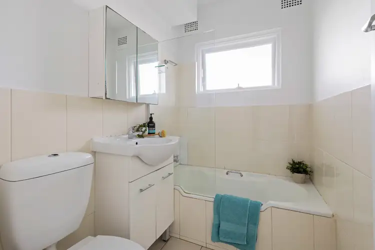 Fifth view of Homely apartment listing, 4/1 Hawkesbury Avenue, Dee Why NSW 2099