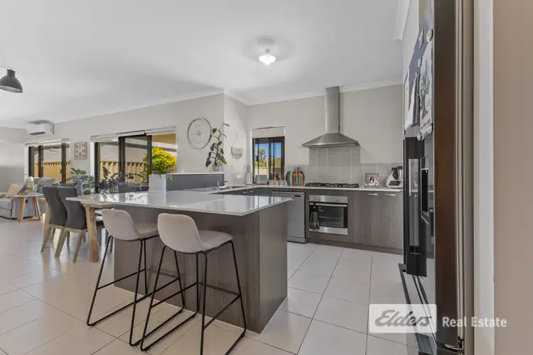 4b Hatfield Way, Millbridge WA 6232