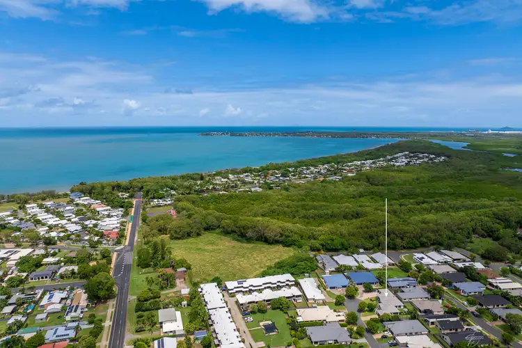 Main view of Homely semi-detached listing, 1/10 Bilgola Place, Blacks Beach QLD 4740