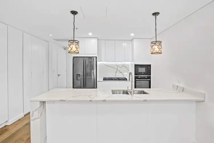 111/33 Dawes Avenue, Castle Hill NSW 2154