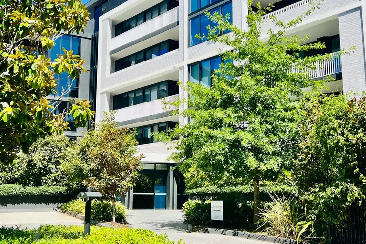 207/65 Stables Circuit, Doncaster VIC 3108