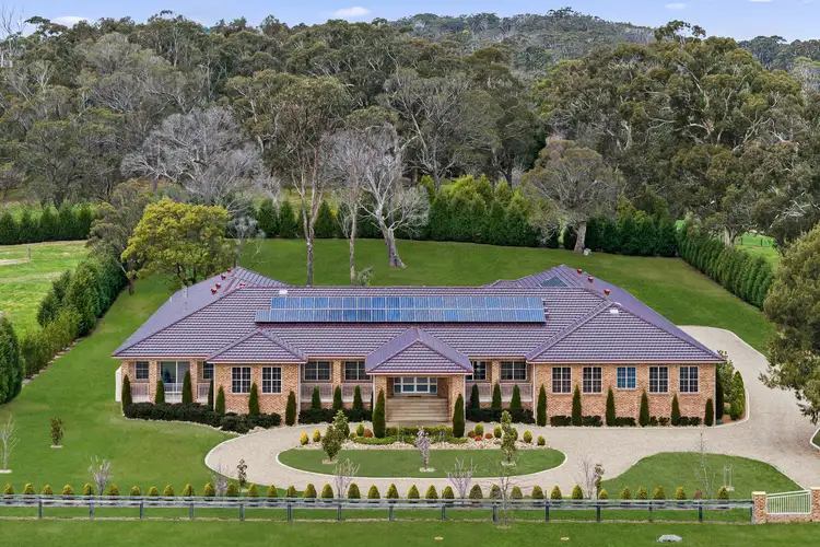 10 Edward Riley Drive, Bowral NSW 2576