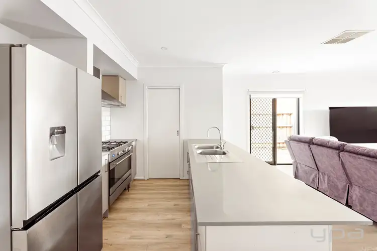 Fifth view of Homely house listing, 15 Amaretto Circuit, Manor Lakes VIC 3024