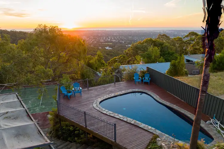 7 Gleneagles Road, Mount Osmond SA 5064