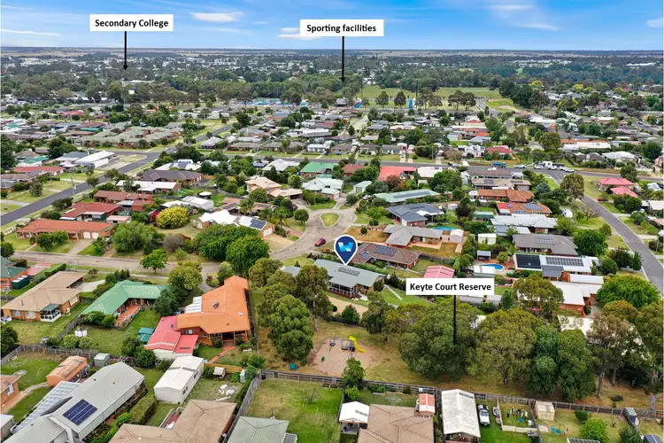 Second view of Homely house listing, 11 Keyte Court, Bairnsdale VIC 3875