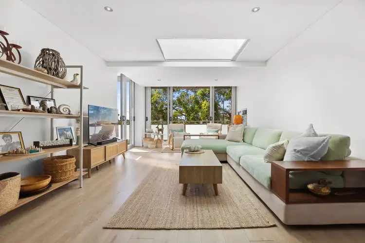 302/14 Francis Street