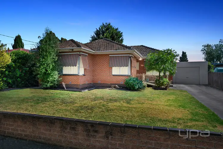 16 Essex Drive, Melton VIC 3337