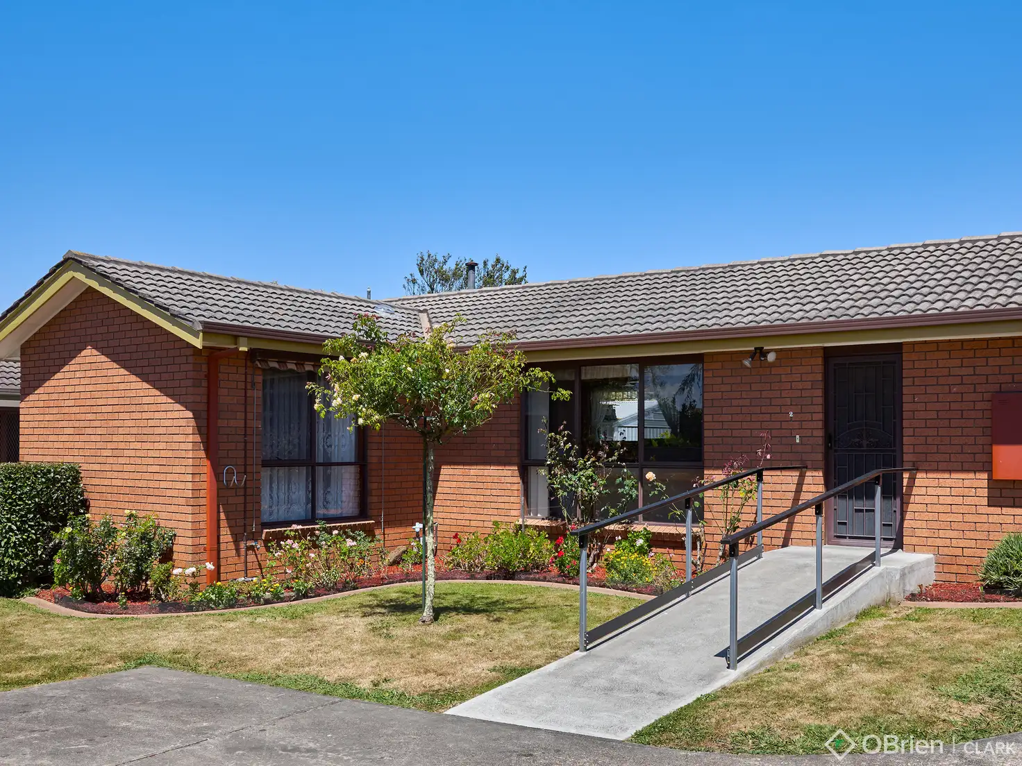 Main view of Homely unit listing, 2/8 Hopetoun Road, Drouin VIC 3818