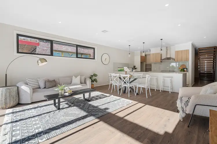 2/26 Royton Street, Burwood East VIC 3151