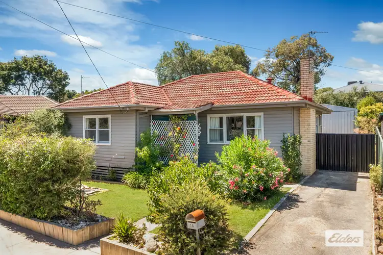 16 Montgomery Crescent