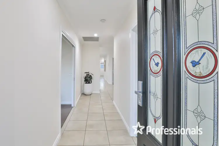 Second view of Homely house listing, 2 Coronation Court, Mildura VIC 3500