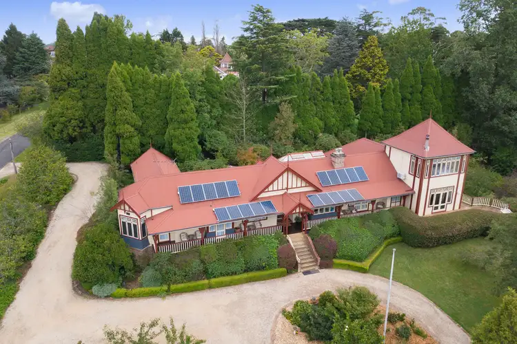 8 Eastview Avenue, Leura NSW 2780