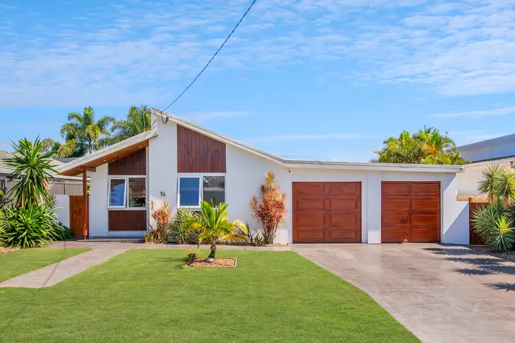 16 Robin Avenue, Paradise Point QLD 4216
