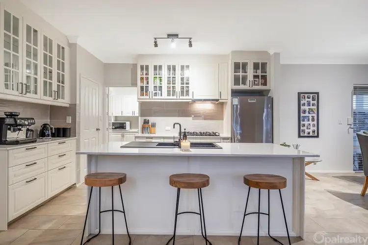 18 Long Beach Rise, Port Kennedy WA 6172