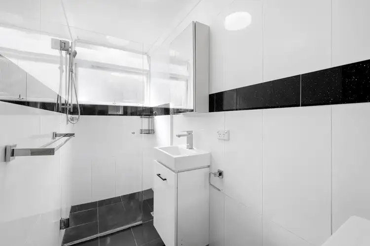 Sixth view of Homely studio listing, 25/5-7 Esplanade, Elizabeth Bay NSW 2011