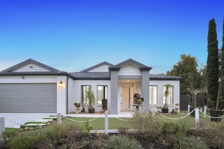 10 Banjo Paterson Circle, Point Cook VIC 3030
