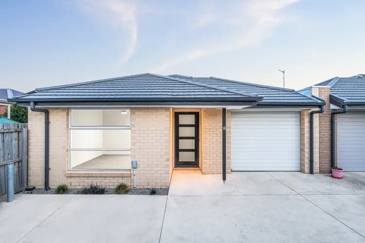 2/153 Barwarre Road, Marshall VIC 3216