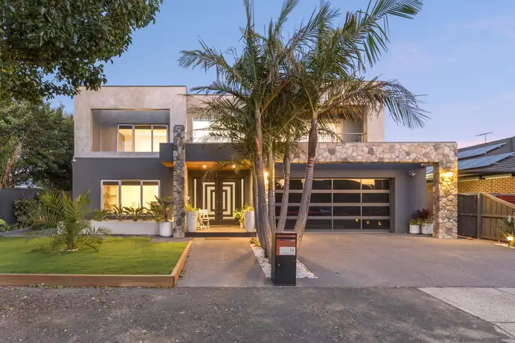 16 Darlinghurst Place, Taylors Hill VIC 3037