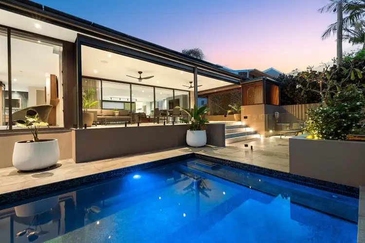 332 Monaco Street, Broadbeach Waters QLD 4218