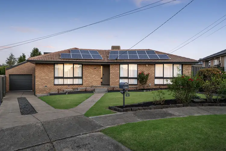 13 Mayfair Close, Gladstone Park VIC 3043