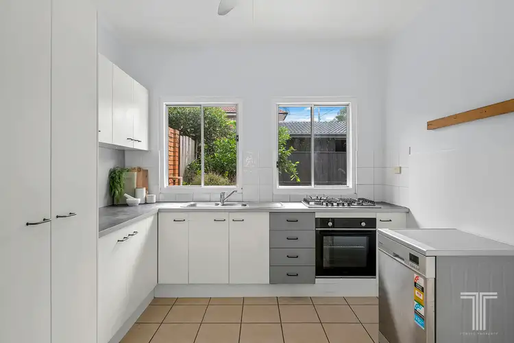 1/70 Newbolt Street, Holland Park QLD 4121