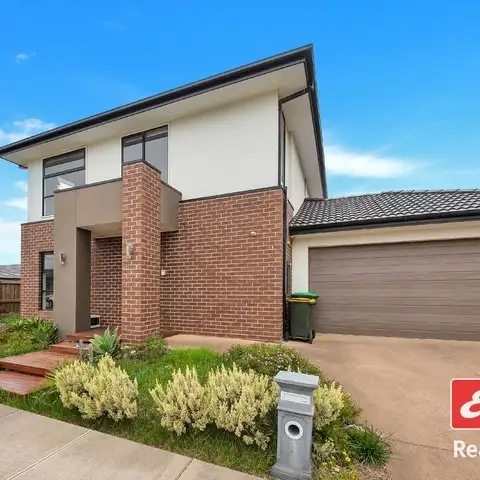 Second view of Homely house listing, 16 Jindalee Way, Werribee VIC 3030