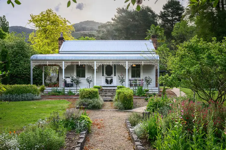33 White Star Road, Wandiligong VIC 3744