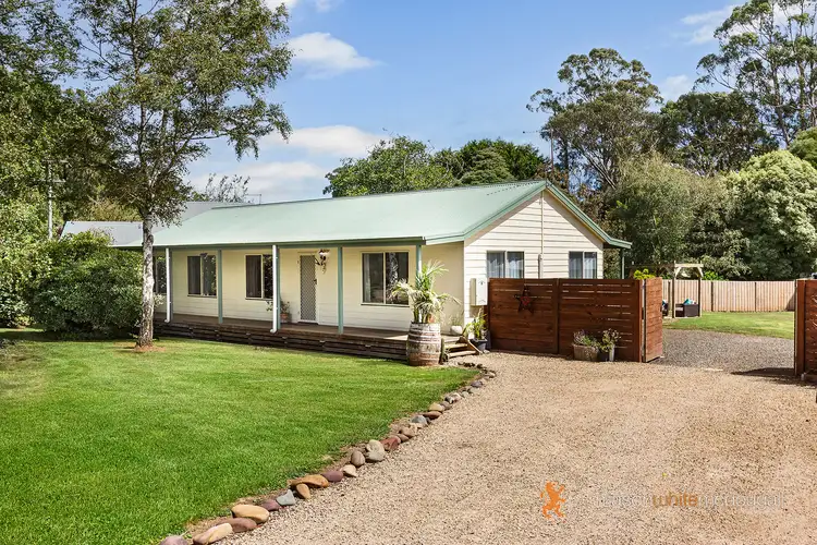 17 Victoria Road, Kinglake VIC 3763