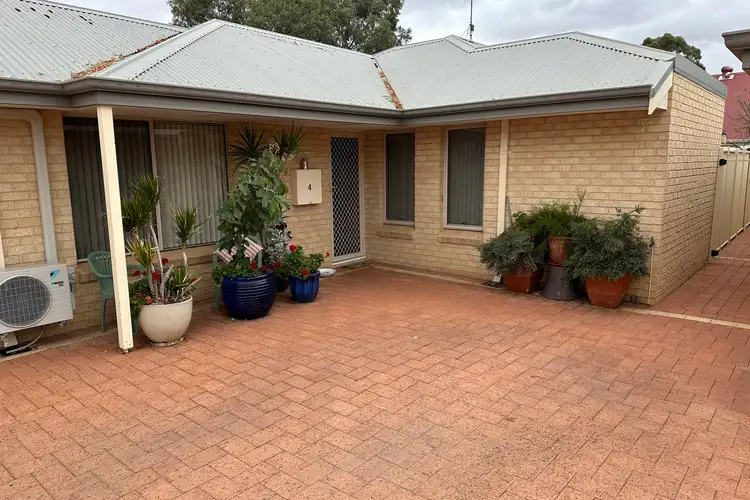4/9 Joaquina Street, York WA 6302