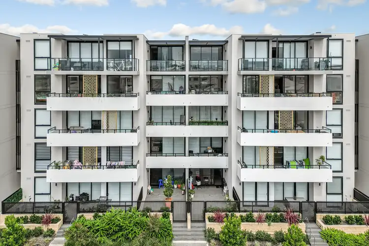 01/3B Schofields Farm Road