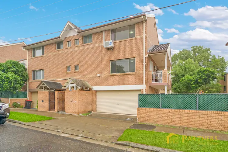 4/44 Macquarie Road