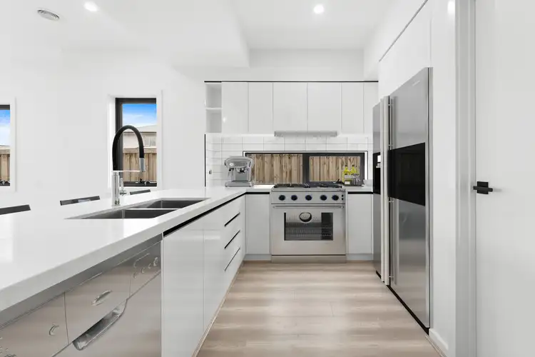 Fourth view of Homely house listing, 32 Palmdale Crescent, Mambourin VIC 3024
