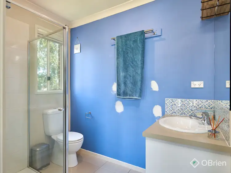 Sixth view of Homely house listing, 4 Greyfriars Way, Drouin VIC 3818