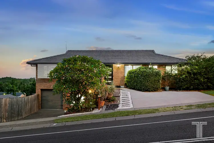 385 Pine Mountain Road, Mansfield QLD 4122