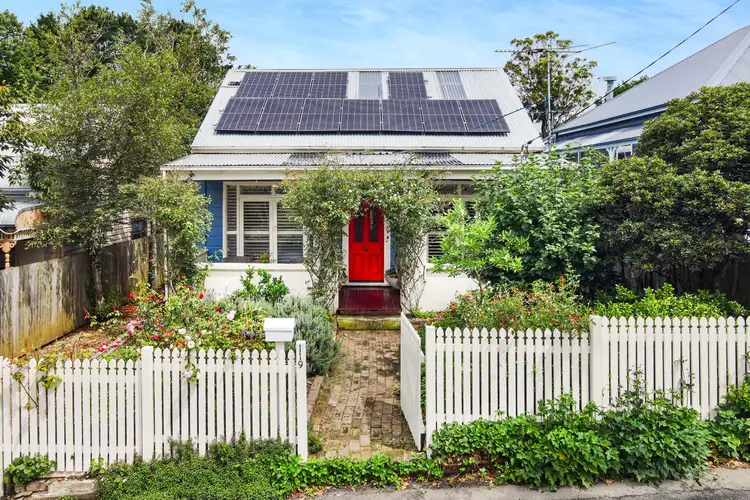 119 Waratah Street