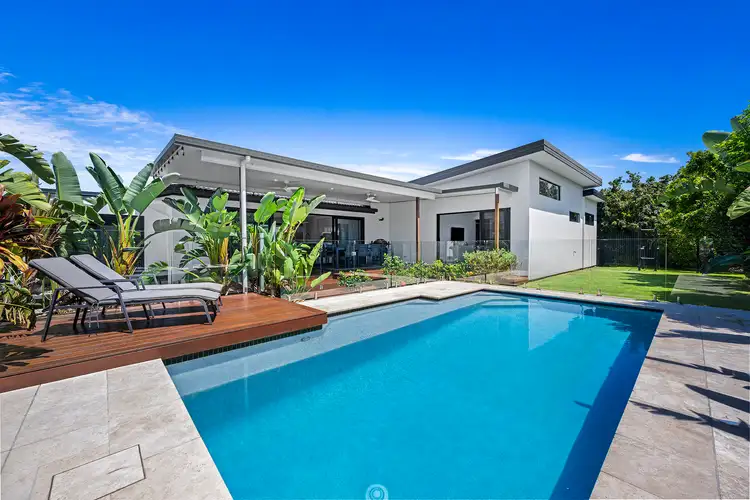 25 Auk Avenue, Burleigh Waters QLD 4220