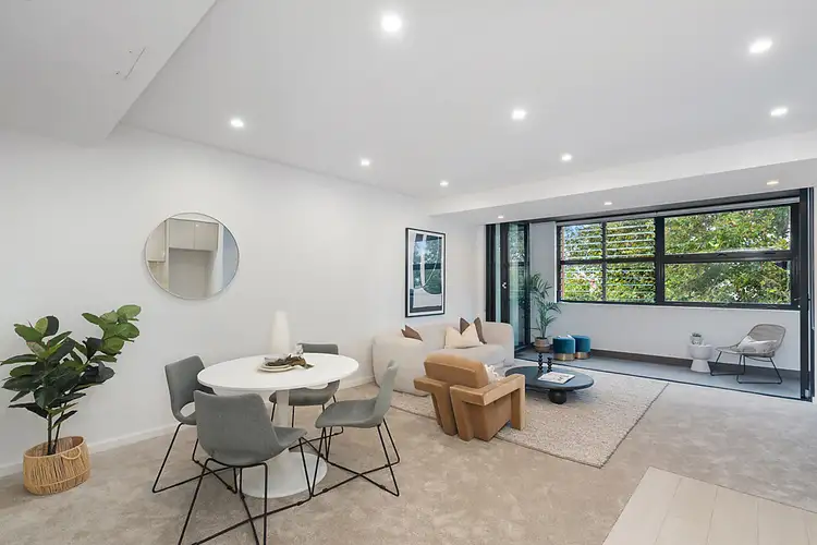 210/710 Military Road
