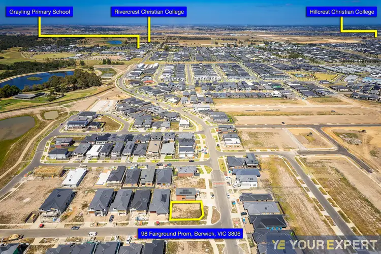 98 Fairground Promenade, Berwick VIC 3806