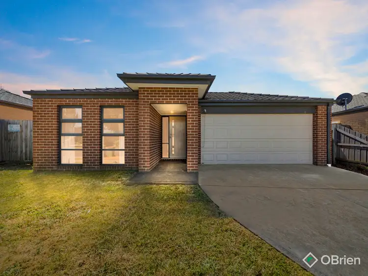 33 Melissa Way, Pakenham VIC 3810