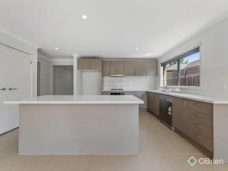 Fifth view of Homely house listing, 33 Melissa Way, Pakenham VIC 3810