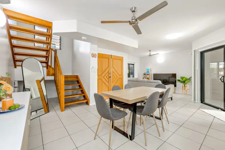 4/279 Lake Street, Cairns North QLD 4870
