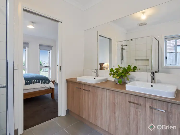 Fifth view of Homely house listing, 31 Lyndhurst Square, Drouin VIC 3818
