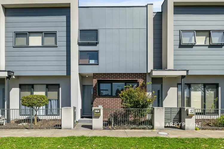 12 Langley Way, Pakenham VIC 3810